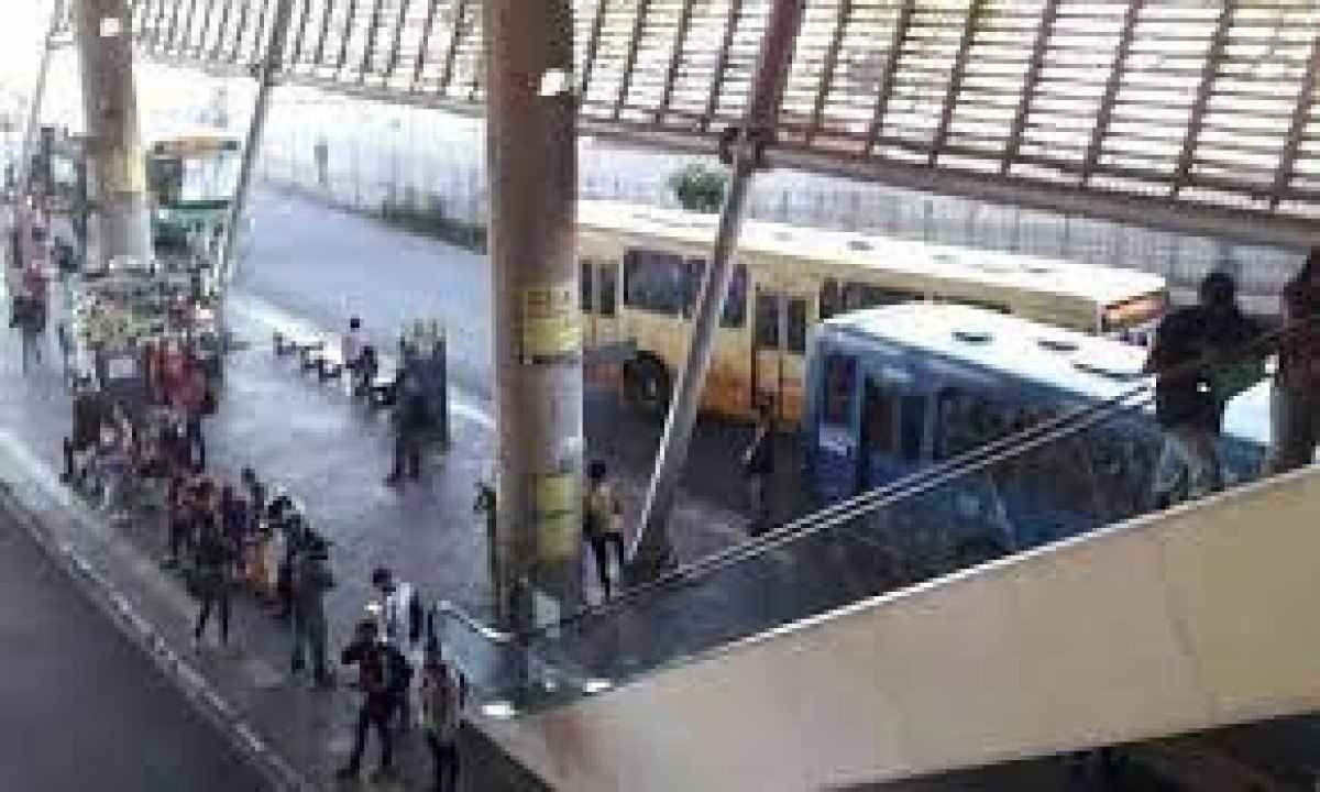 Três feridos em escada rolante da Estação São Gabriel