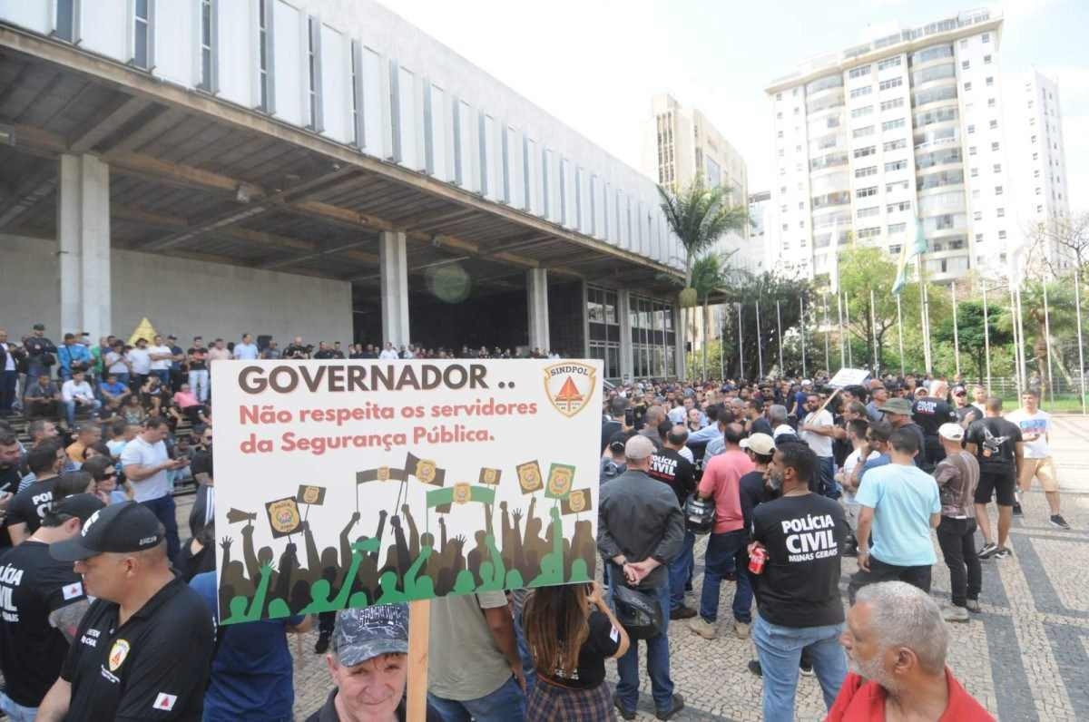  Servidores prometem parar em protesto contra o RRF