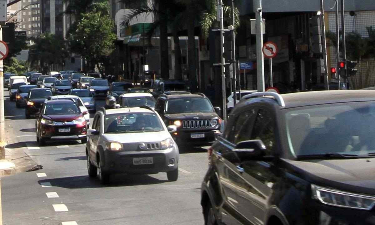 Lula assina projeto de lei que regulamenta a profiss&atilde;o dos motoristas de aplicativo -  (crédito: Jair Amaral/EM/D.A Press)