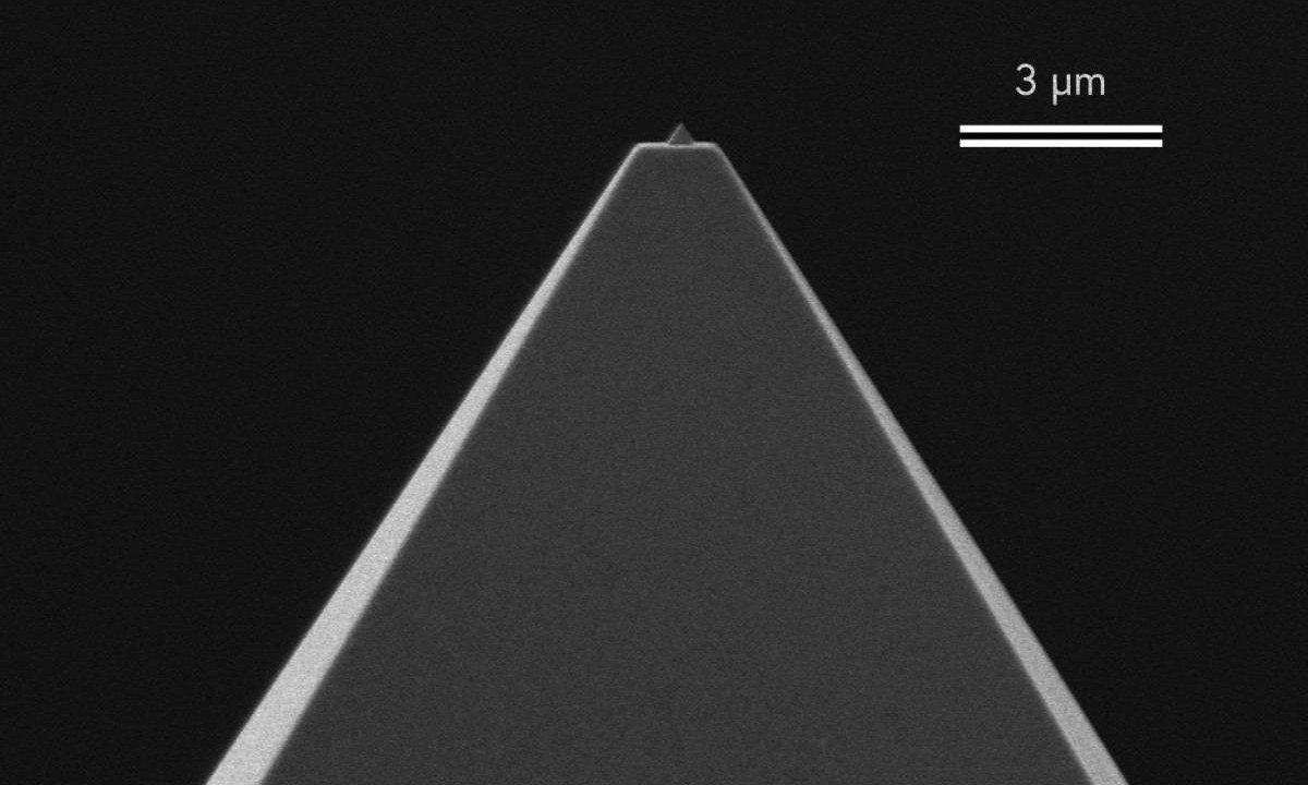 nanoantena utilizada para geração das imagens em escala nanométrica