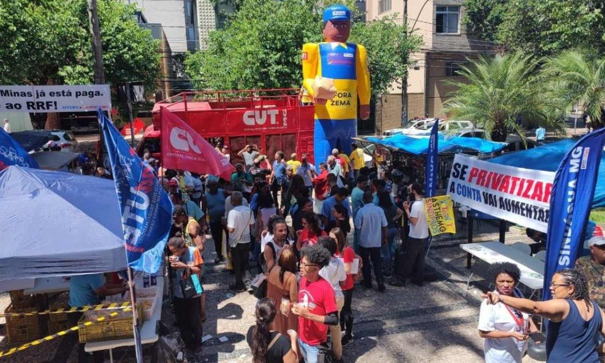 Manifestação em frente à Assembleia nesta terça  -  (crédito: Jair Amaral/EM/D.A.Press)