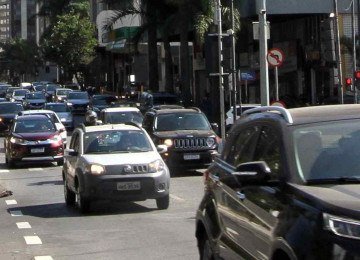 Lula assina projeto de lei que regulamenta a profiss&atilde;o dos motoristas de aplicativo -  (crédito: Jair Amaral/EM/D.A Press)