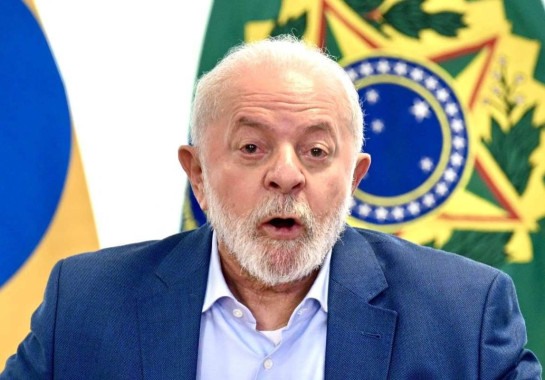 Presidente defendeu, em reunião com ministros, o uso das verbas para obras -  (crédito:  EVARISTO SA / AFP)