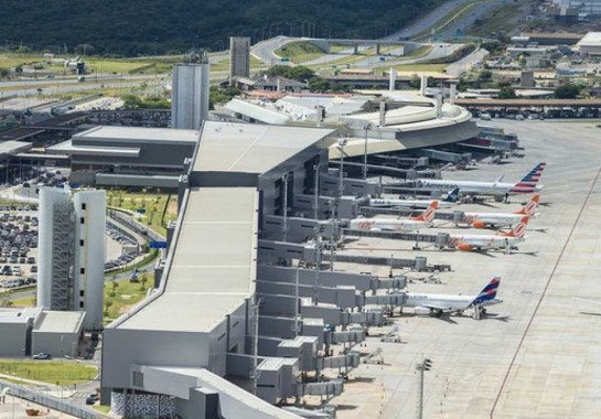 Mulher chegou morta ao Aeroporto de Confins -  (crédito: BH Airport)