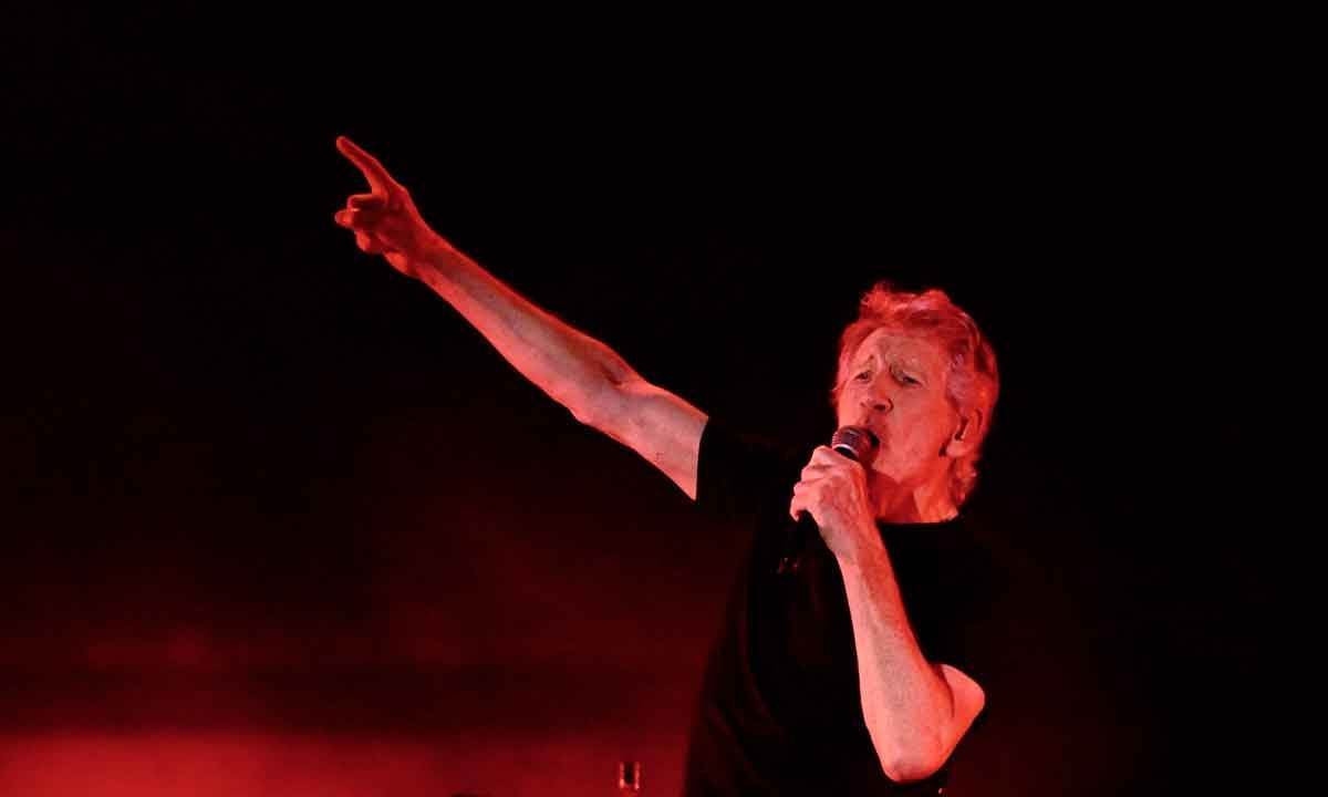 Roger Waters leva música e política ao palco do Mineirão nesta noite
