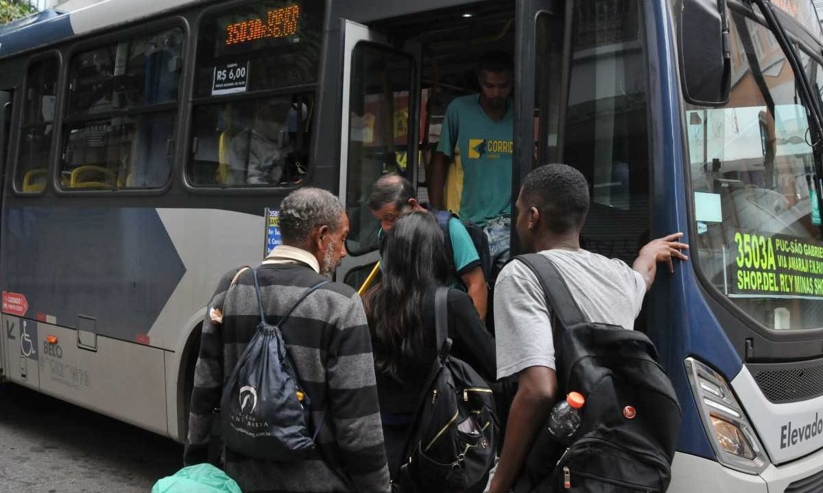 Prefeitura propõe faixa exclusiva para ônibus nos dois sentidos da avenida Augusto de Lima, no Barro Preto -  (crédito: Gladyston Rodrigues/EM/DA. Press)