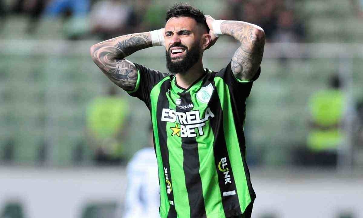 Uma das derrotas do América diante de sua torcida foi diante do Botafogo, por 2 a 1, no Horto  -  (crédito: Alexandre Guzanshe/EM/D.A Press – 18/10/23  )