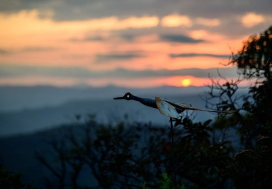 Com paisagem paradisíaca, nada melhor do que relaxar e apreciar o pôr do Sol no mirante do Morro Redondo
     -  (crédito:  Nereu Jr/Divulgação)