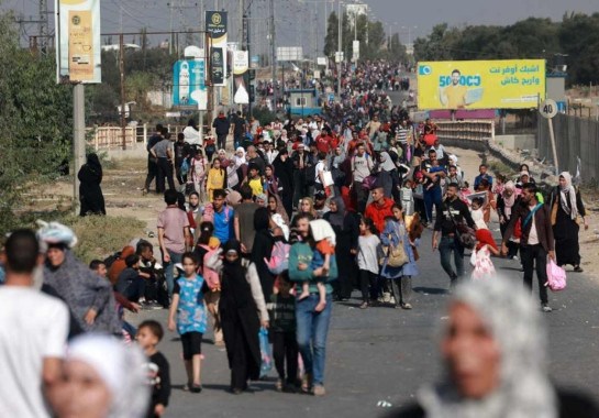 Palestinos se deslocam para a região sul da Faixa de Gaza
       -  (crédito:   MOHAMMED ABED / AFP)
