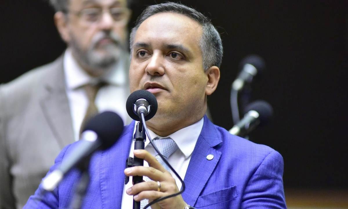 TSE cassa mandato de deputado 'infidelidade partidária'