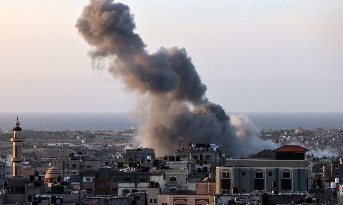 Bombardeio de Israel sobre Rafah, no sul de Gaza
       -  (crédito:  SAID KHATIB / AFP)