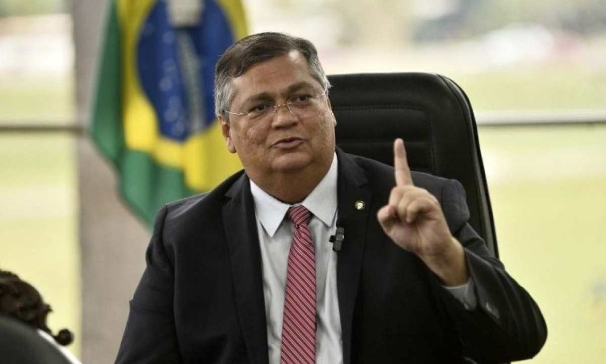 Dino frisou ainda que os mandados de pris&atilde;o cumpridos ontem tiveram origem no Poder Judici&aacute;rio Brasileiro, e que &eacute; dever da Pol&iacute;cia Federal investigar os ind&iacute;cios. As opera&ccedil;&otilde;es da PF tiveram in&iacute;cio antes do conflito, que j&aacute; dura mais de um m&ecirc;s  -  (crédito: Minervino J&uacute;nior/CB)