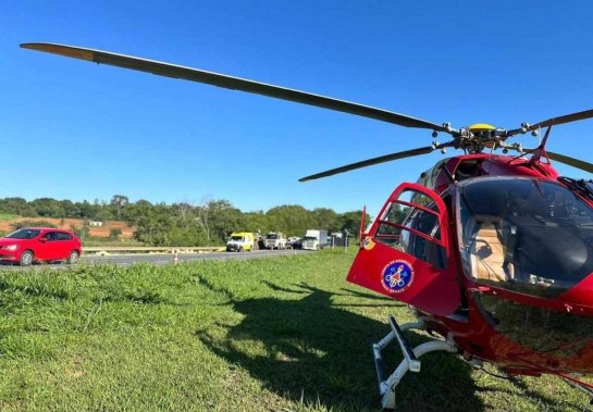 Aeronave do Corpo de Bombeiros foi acionada para socorrer motorista -  (crédito: CBMMG)