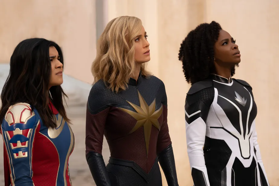 Equipe de super-heroínas enfrenta tempos incertos em 'As Marvels'