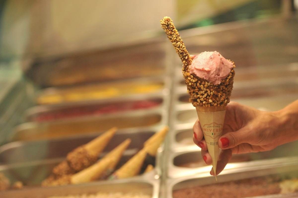 Sorveteria Universal, na Av. Bandeirantes. Na foto, sorvete de morango.   