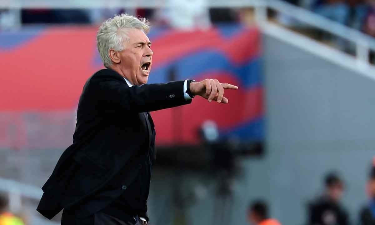 Técnico Carlo Ancelotti, do Real Madrid, é pretendido pela CBF para assumir a Seleção Brasileira
 -  (crédito: LLUIS GENE / AFP – 28/10/23)