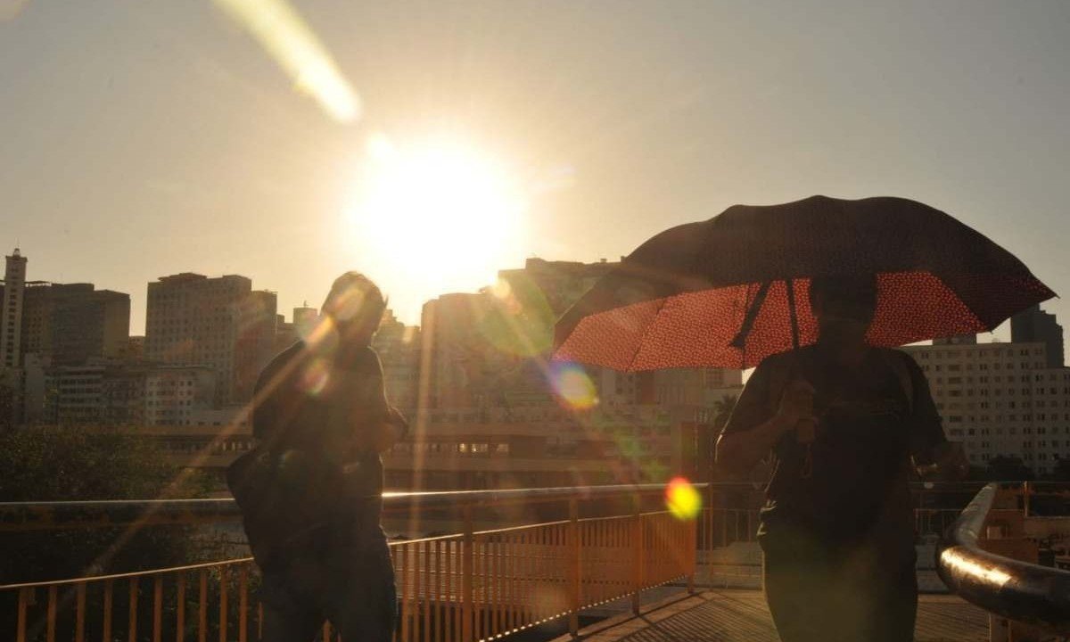Calor continua em BH no final de semana  -  (crédito: T&uacute;lio Santos/EM/D.A.Press)