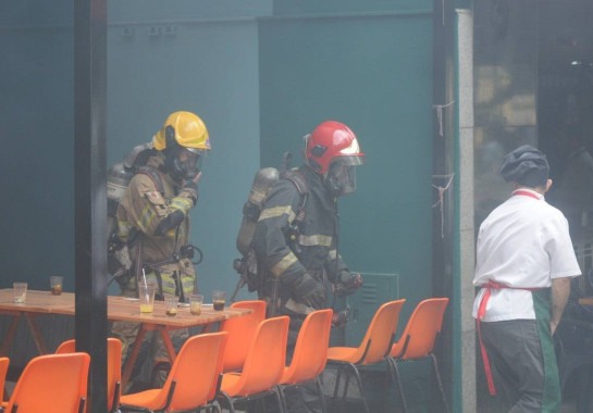 O principal motivo de incêndios em bares e restaurantes é o acúmulo de gordura nas coifas, fritadeiras elétricas e chapas -  (crédito: Alexandre Guzanshe/EM/D.A. Press)