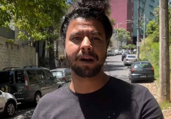Homem pede que suspeito devolva os dispositivos  -  (crédito: Redes Sociais/Reprodução)