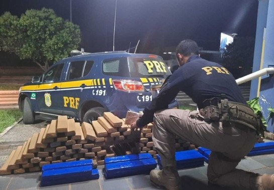Droga estava escondida dentro do Fiat Palio Weekend -  (crédito: PRF/Divulgação)