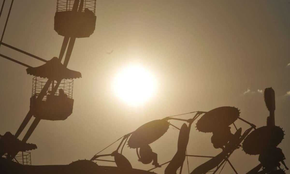 Os dados indicam que houve aumento gradual das anomalias de ondas de calor ao longo dos períodos analisados e para praticamente todo o Brasil. -  (crédito: Túlio Santos / EM /D.A Press)