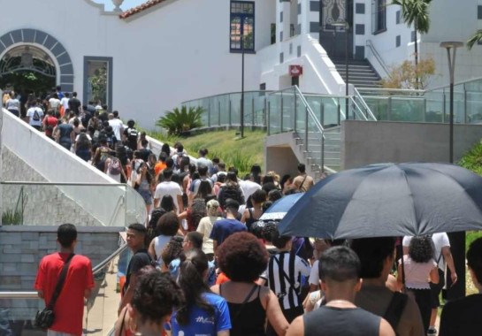Quase 4 milhões de estudantes brasileiros se inscreveram para o Enem desse ano -  (crédito: Tulio Santos/EM/D.A Press)