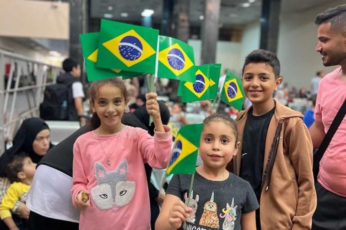 Brasileiros que estavam em Gaza devem chegar ao Brasil na segunda