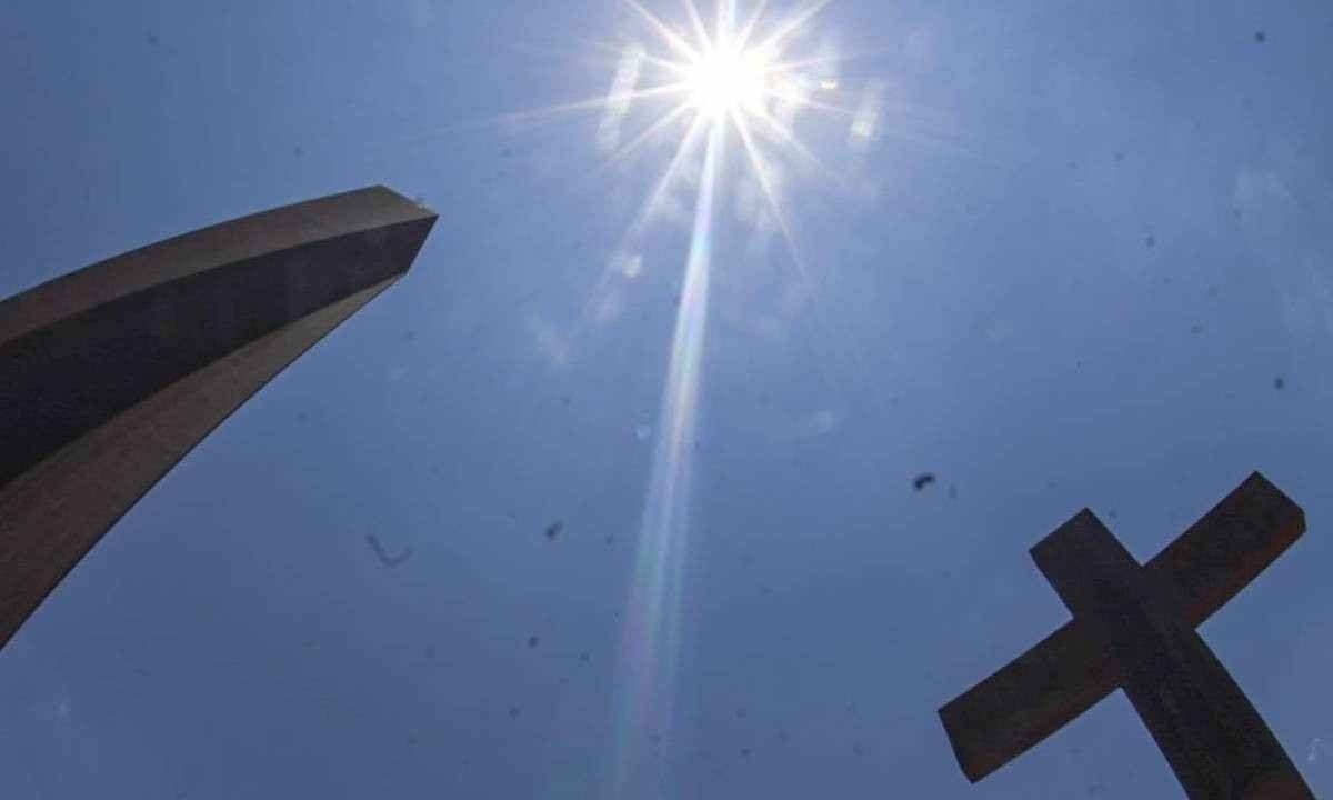 Segundo dados da Defesa Civil de Belo Horizonte, a umidade m&iacute;nima registrada entre 14h e 15h, foi de 21% -  (crédito: Leandro Couri/EM/D.A Press)