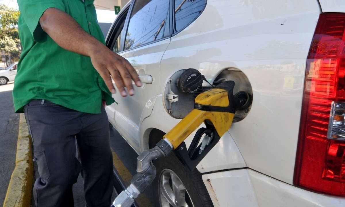 Gasolina e etanol tem queda na Grande BH
       -  (crédito: Leandro Couri/EM/D.A Press)