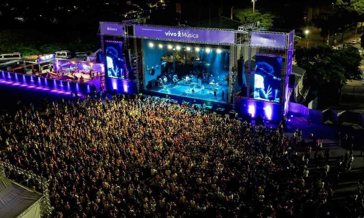 Em show na Esplanada do Mineirão, o ex-Skank cantou sucessos da banda -  (crédito: Fotoperigo/Divulgação)