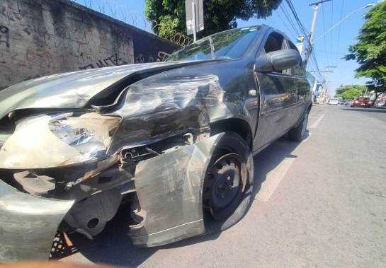 Acidente foi na Rua Padre Pedro Pinto, em Venda Nova -  (crédito: Leandro Couri/EM/D.A Press)