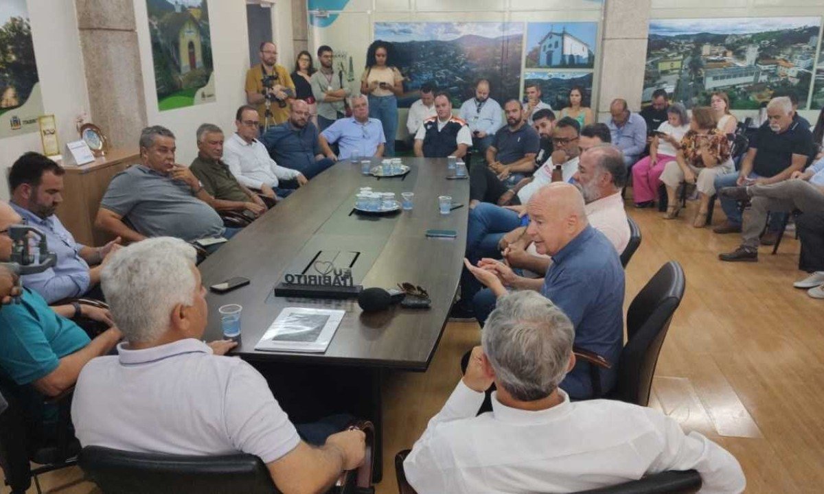 Reunião dos prefeitos pela melhoria da infraestrutura de BH -  (crédito: Jair Amaral/EM/D.A.Press)