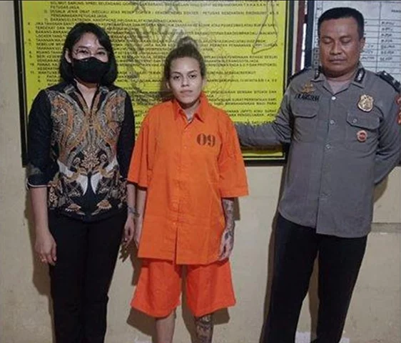 Pra quem não viu: Brasileira escapa de sentença de morte na Indonésia - Divulgação /Policia do Aeroporto de Bali 