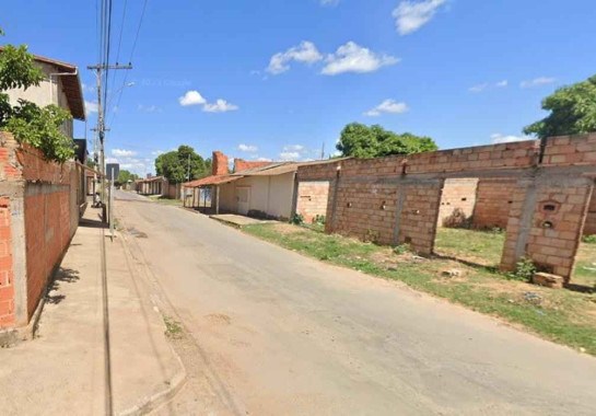 Vigilante foi assaltado no bairro Village do Lago II, em Montes Claros -  (crédito: Google Street View)