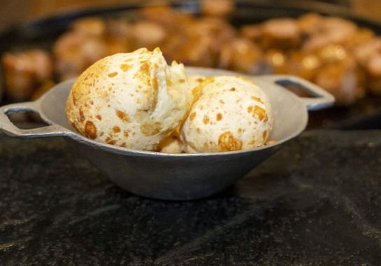 Pão de queijo da Dona Lucinha, que agora pode ser comprado no Mercado Central -  (crédito: Divulgação/FERNANDA NEVES)