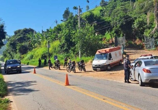 Vítima de assassinato à beira de rodovia em Itajubá ainda não foi reconhecida -  (crédito: Guarda Civil Municipal)