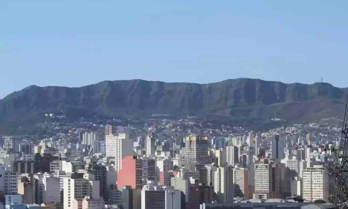 A Serra do Curral é tombada pelo Instituto do Patrimônio Histórico e Artístico Nacional (Iphan) como paisagem cultural, e pelo município de Belo Horizonte -  (crédito: Edésio Ferreira/EM/D.A Press)