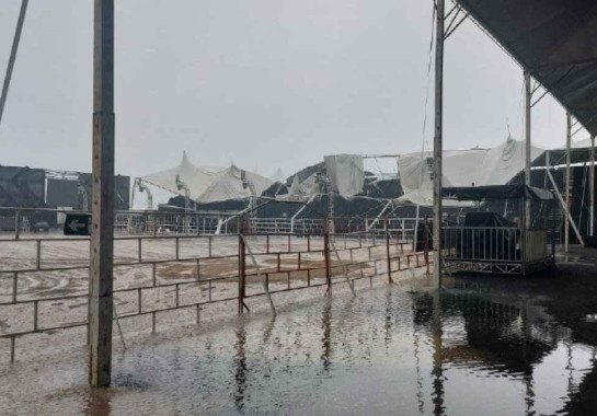 Chuva derrubou estrutura de show em Pouso Alegre -  (crédito: CBMMG)