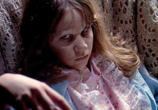 A atriz Linda Blair vive menina possuÃ­da pelo demÃŽnio -  (crédito: Warner Bros/reproduÃ§Ã£o)