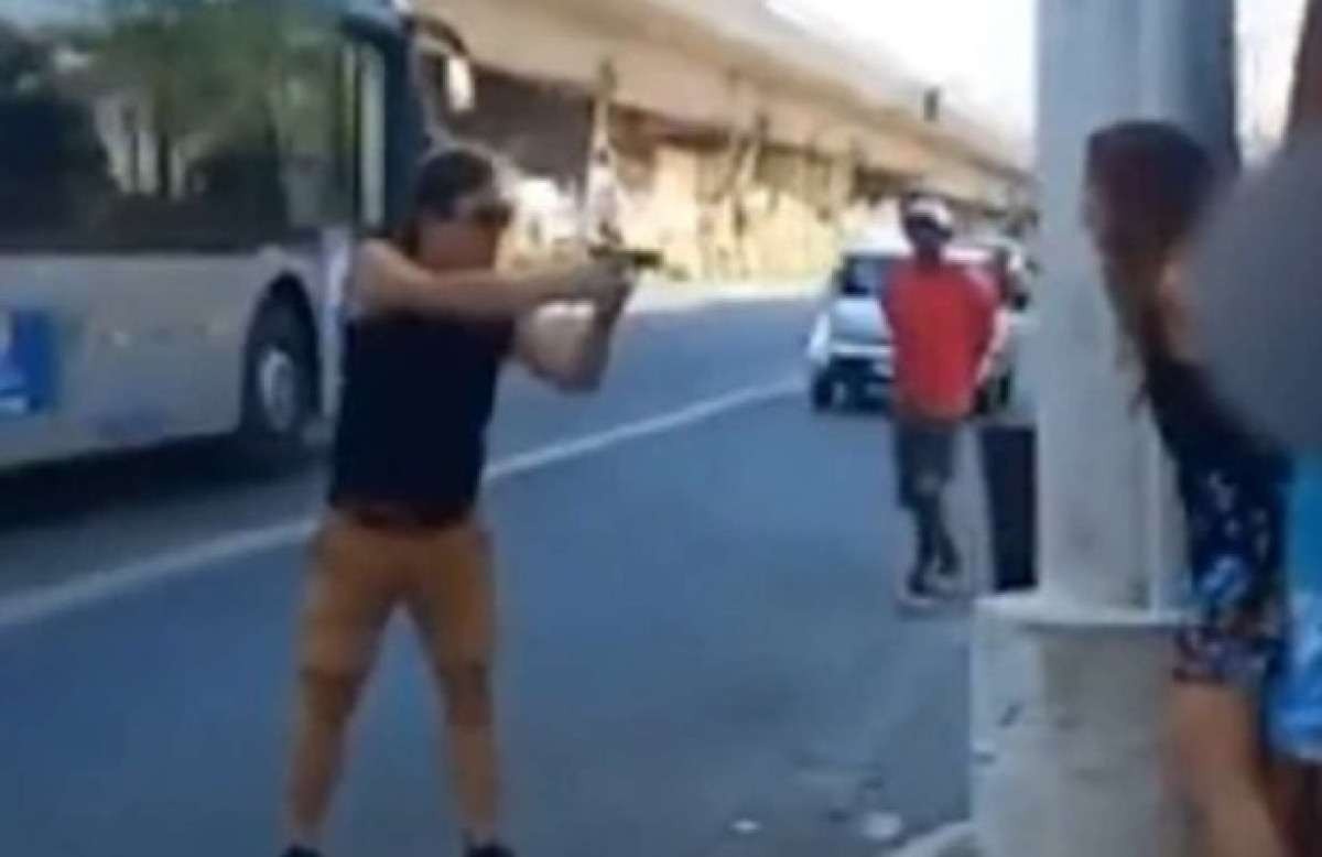 Homem que apontou arma para jovem em São Paulo é investigador da polícia