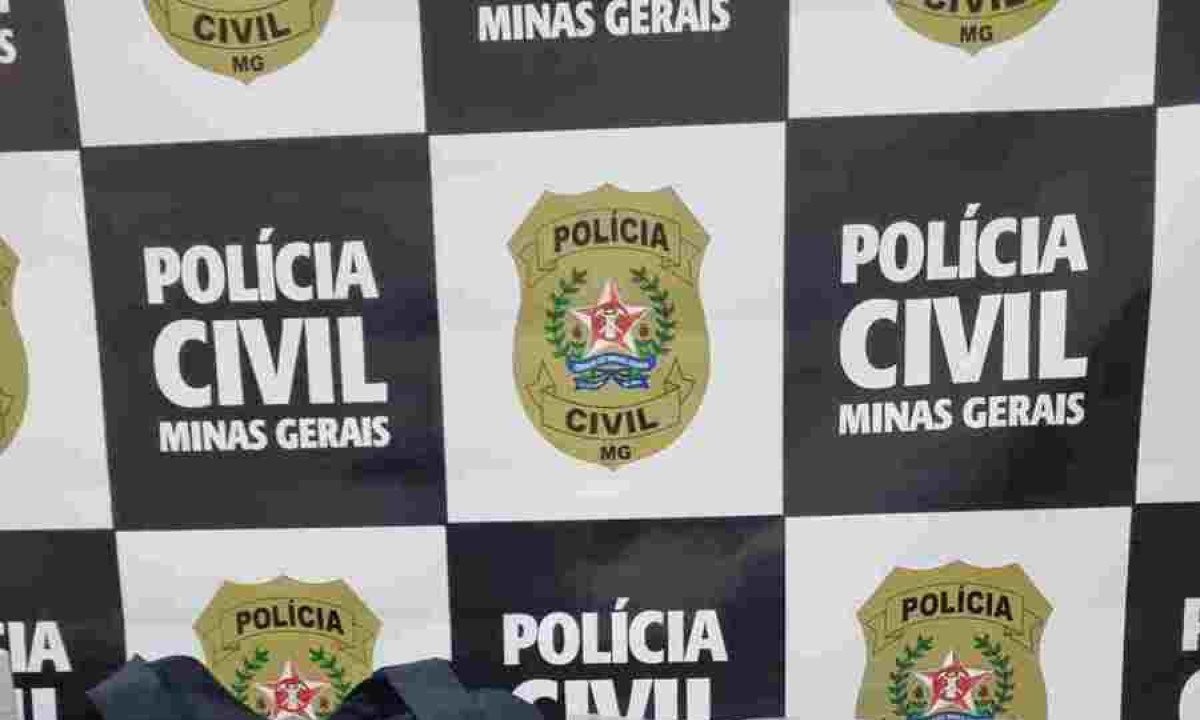 Mais de mil pinos de cocaína estavam escondidos no veículo -  (crédito: PCMG/Divulgação)