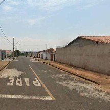 Adolescente de 15 anos flagra ex com nova namorada e a esfaqueia - Google Street View