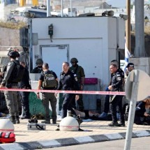 Polícia israelense mata três homens que atacaram posto de segurança em Jerusalém -  AHMAD GHARABLI / AFP