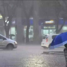 Minas em alerta para fortes chuvas: o que motoristas devem fazer diante de tempestades? - T&uacute;lio Santos/EM/D.A Press