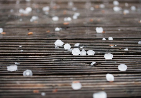 Granizo são pedras de gelo que se formam em nuvens de grande extensão vertical chamadas de cumulonimbus -  (crédito: Getty Images)