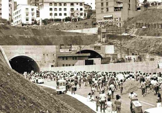 Obras do túnel da Lagoinha, que foi finalizada em 1973, contando com uma estrutura subterrânea de 390 metros de extensão -  (crédito: Gines Gea Ribera/Arquivo EM)