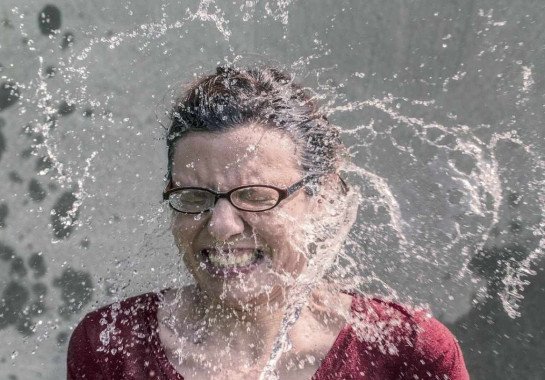  Os fogachos, caracterizados por ondas súbitas de calor intenso, são uma queixa comum durante a menopausa -  (crédito: Ryan McGuire/Pixabay)