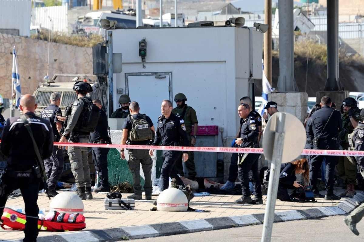Polícia israelense mata três homens que atacaram posto de segurança em Jerusalém