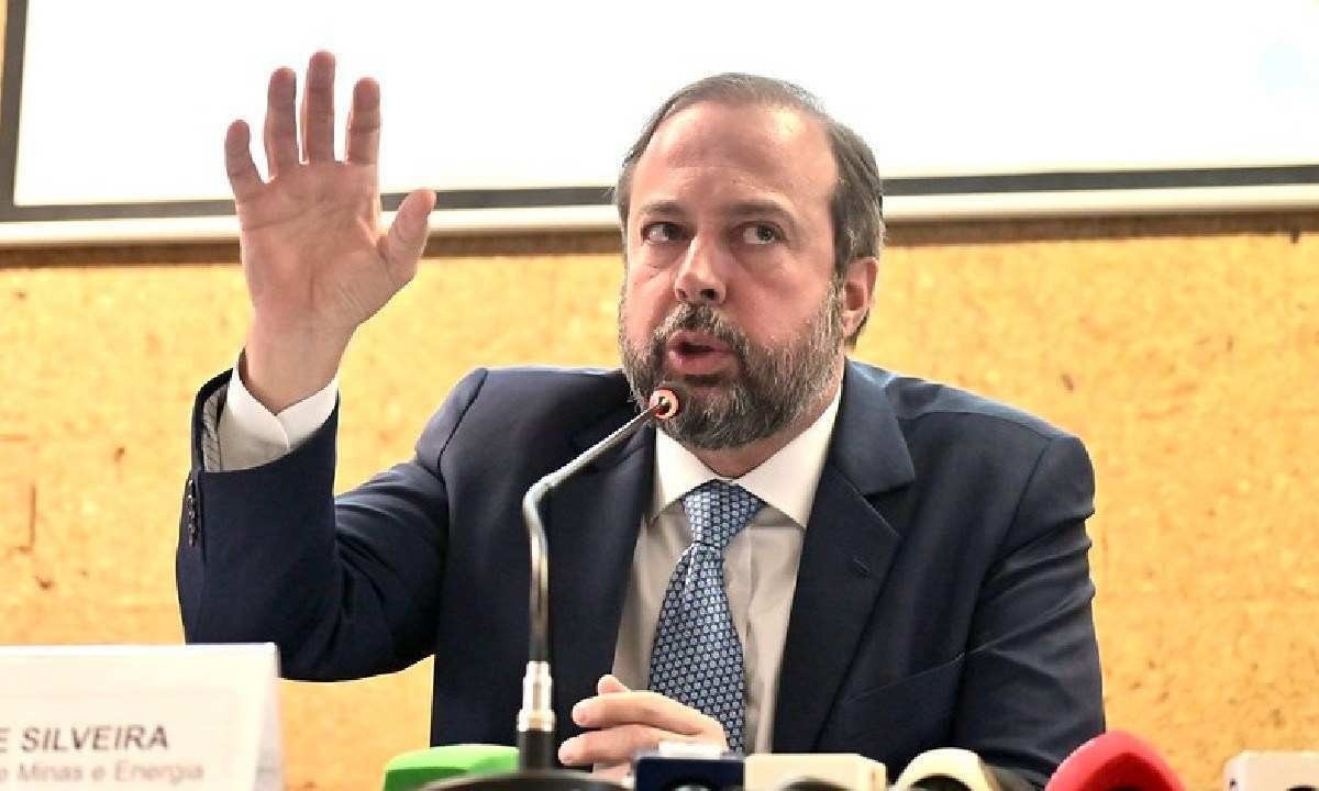 Alexandre Silveira disse que tem feito reuniões com entidades patronais sobre o assunto -  (crédito: Ministério de Minas e Energia/Reprodução)