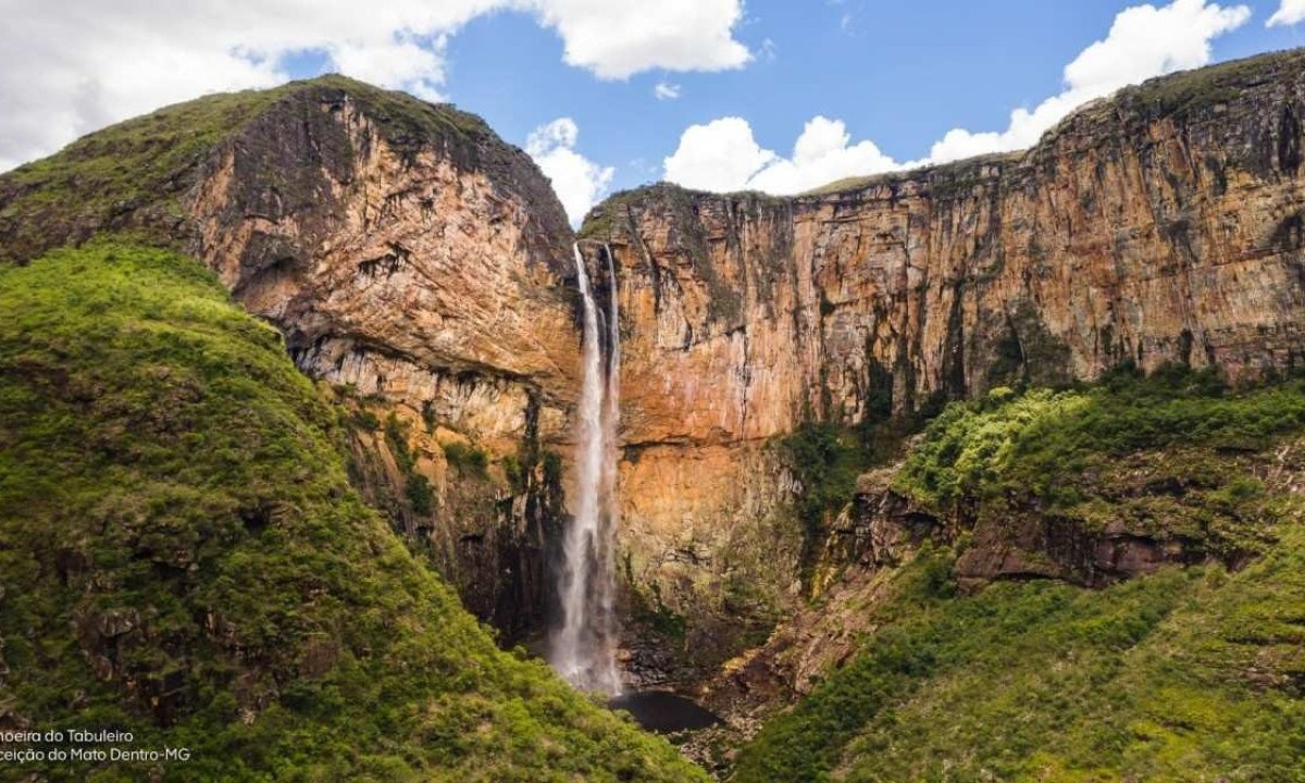Cachoeira do Tabuleiro segue interditada para visita - (crédito: Prefeitura de Conceição do Mato Dentro/Reprodução) Cachoeira do Tabuleiro segue interditada para visita - (crédito: Prefeitura de Conceição do Mato Dentro/Reprodução)